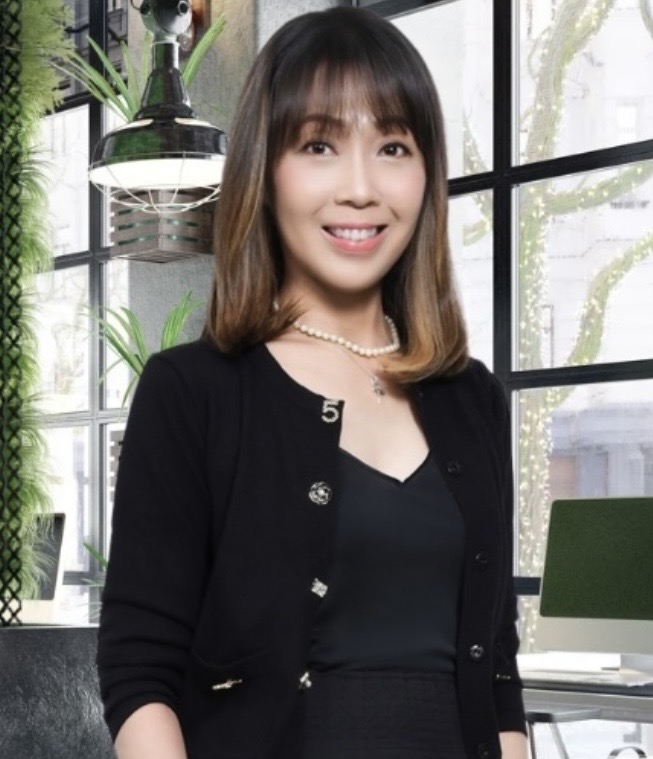 Portrait of Liz Qiu